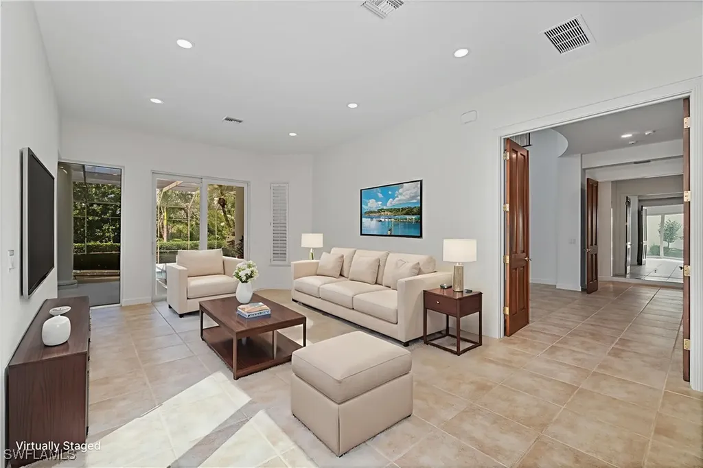 8169 Via Vecchia Naples FL 34108