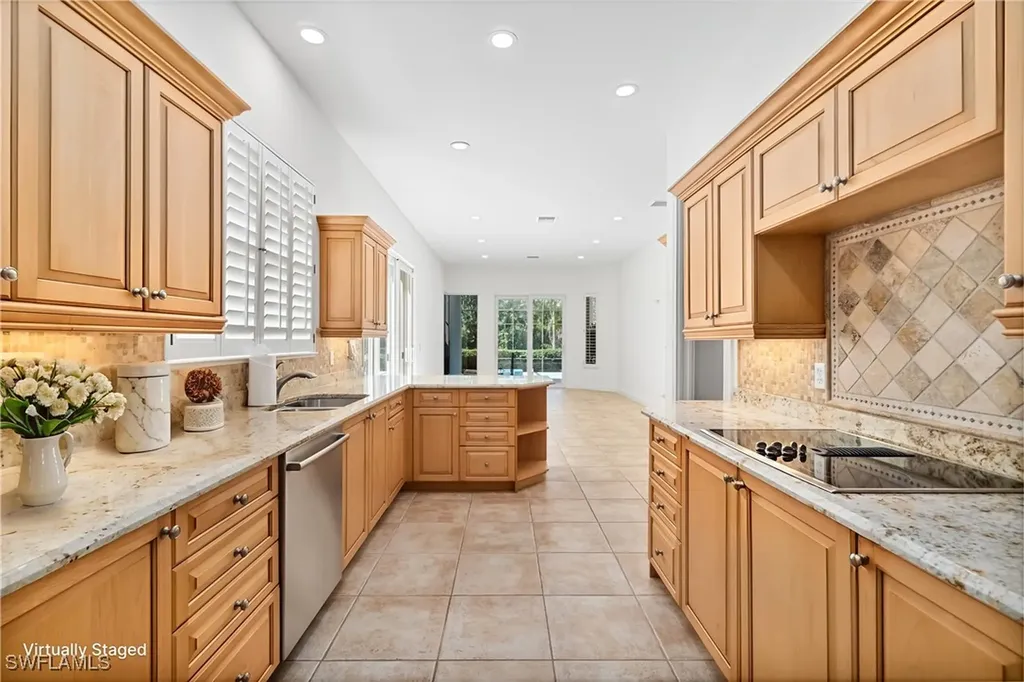 8169 Via Vecchia Naples FL 34108