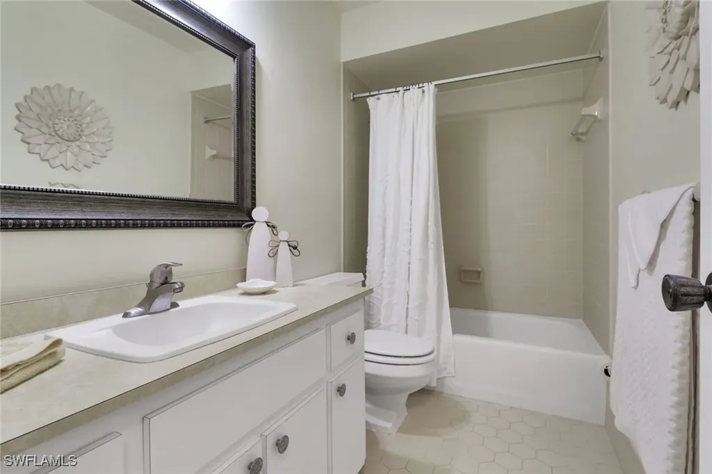 7032 Cedarhurst Drive Fort Myers FL 33919
