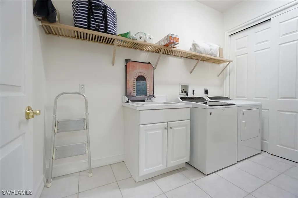 4740 Stratford Court Naples FL 34105