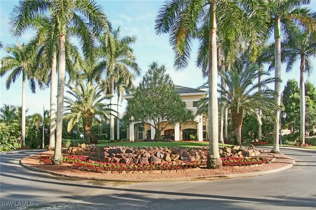 4740 Stratford Court Naples FL 34105