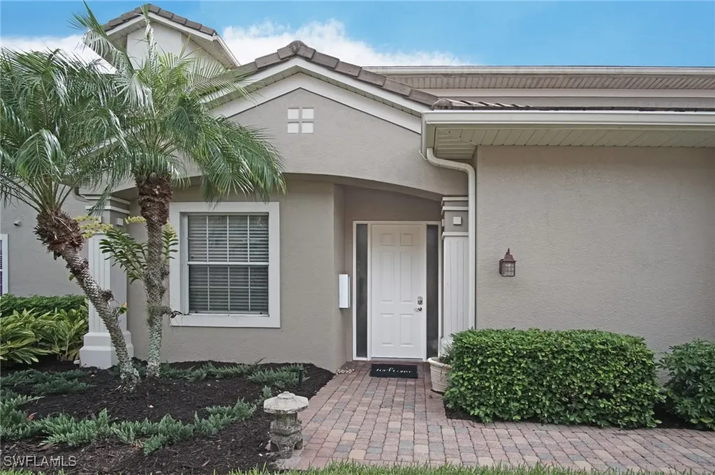 4740 Stratford Court Naples FL 34105