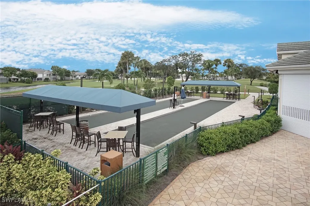 4740 Stratford Court Naples FL 34105