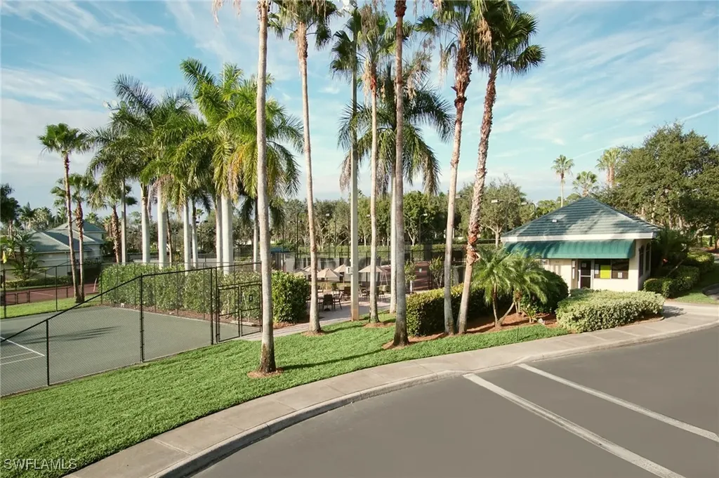 4740 Stratford Court Naples FL 34105