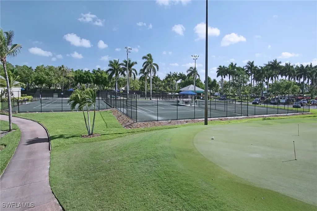 4740 Stratford Court Naples FL 34105