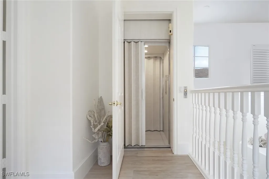 4740 Stratford Court Naples FL 34105