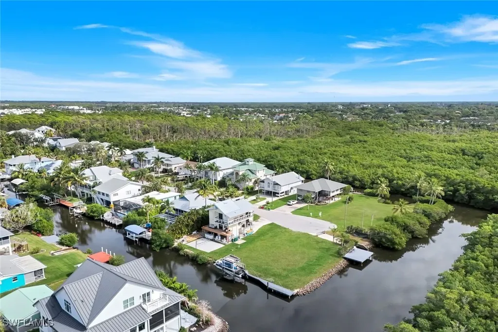 1277 Grand Canal Drive Naples FL 34110