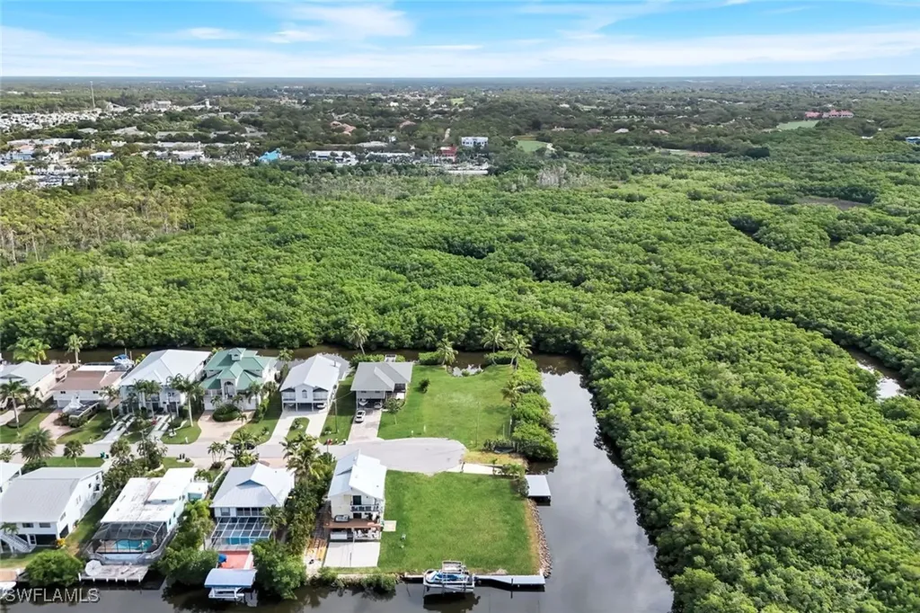 1277 Grand Canal Drive Naples FL 34110