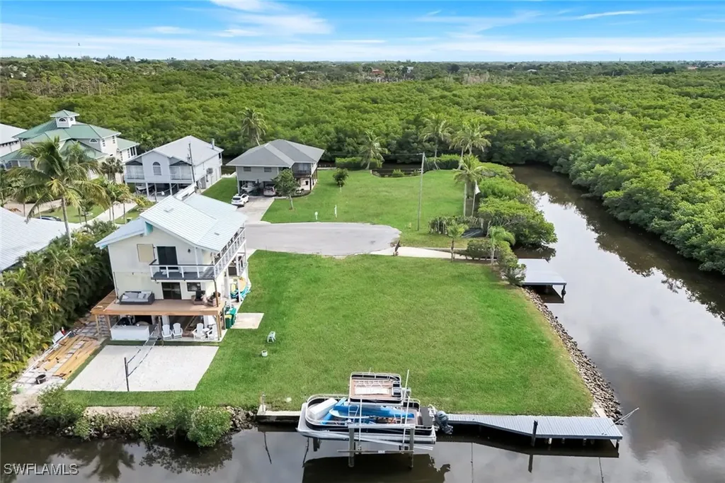 1277 Grand Canal Drive Naples FL 34110
