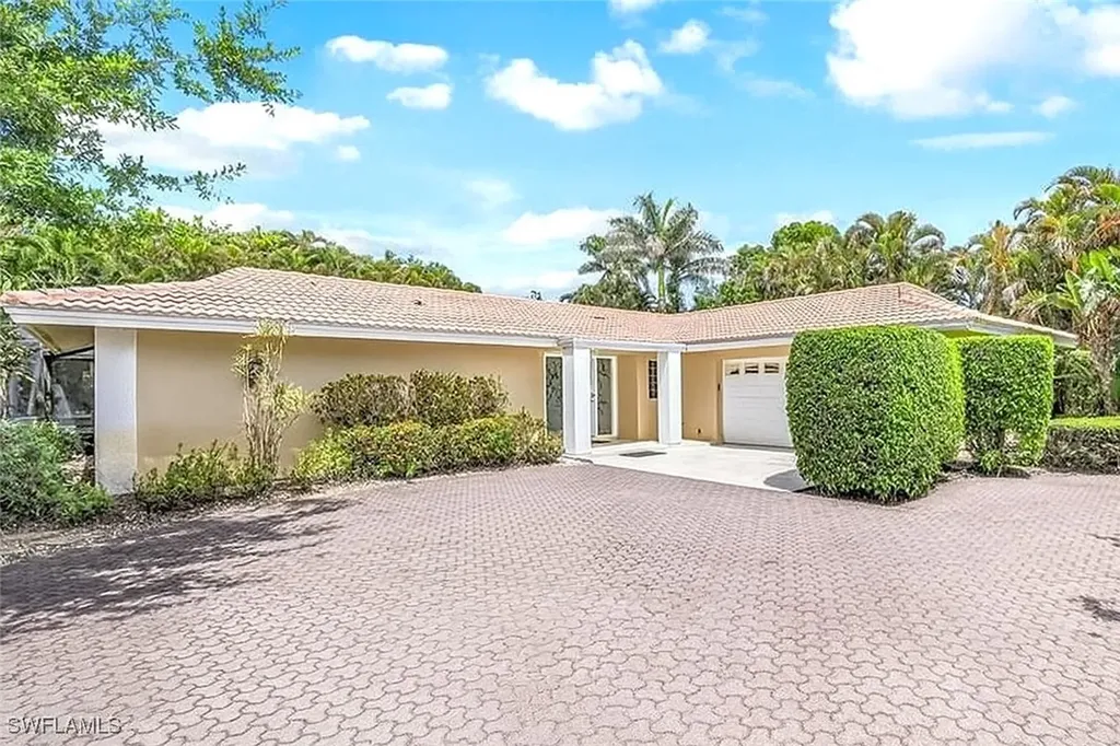 723 Willowhead Drive Naples FL 34103