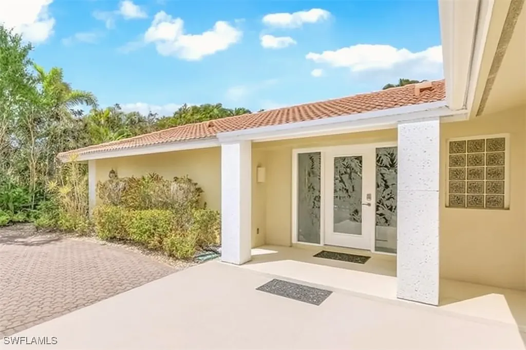 723 Willowhead Drive Naples FL 34103