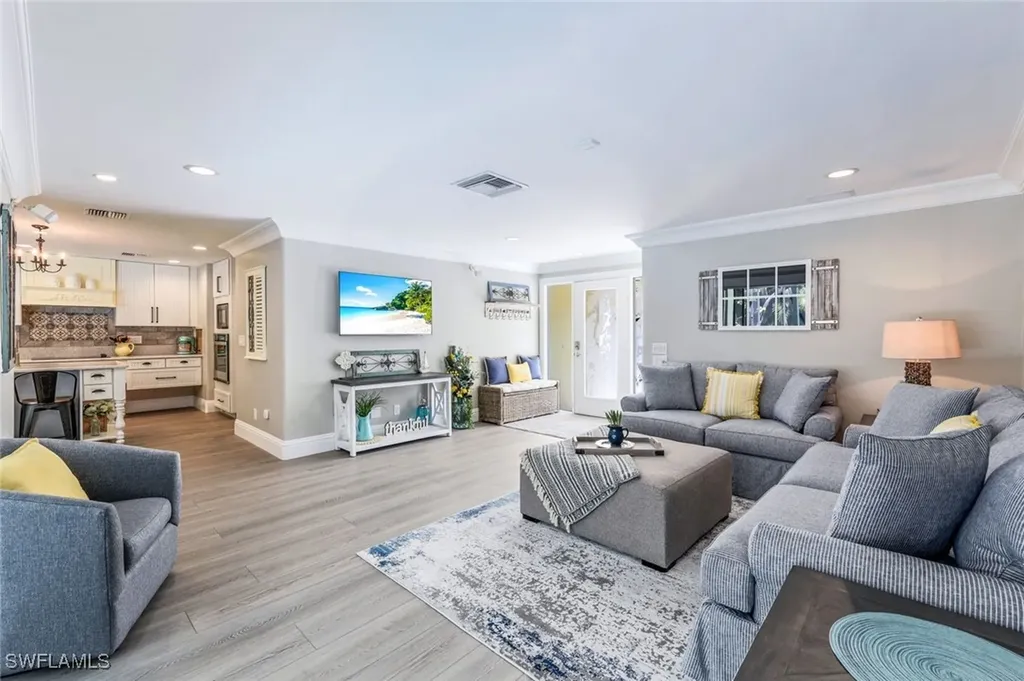 723 Willowhead Drive Naples FL 34103