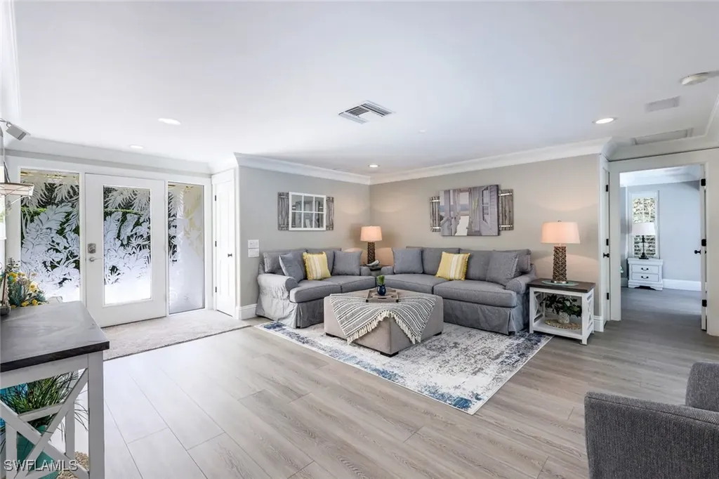 723 Willowhead Drive Naples FL 34103
