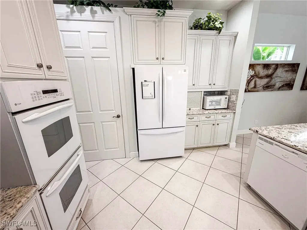 516 Eagle Creek Drive Naples FL 34113