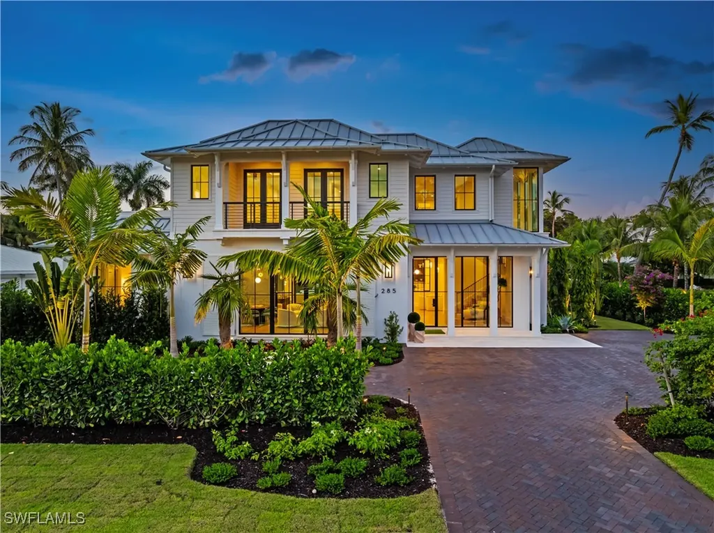 285 Central Avenue Naples FL 34102