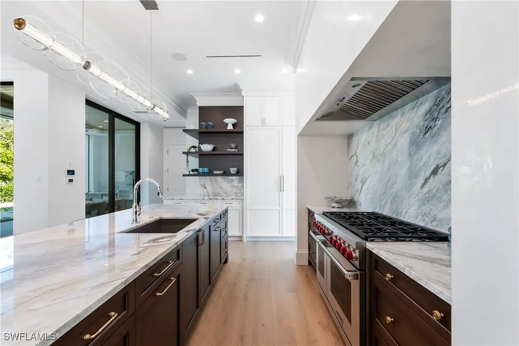 285 Central Avenue Naples FL 34102