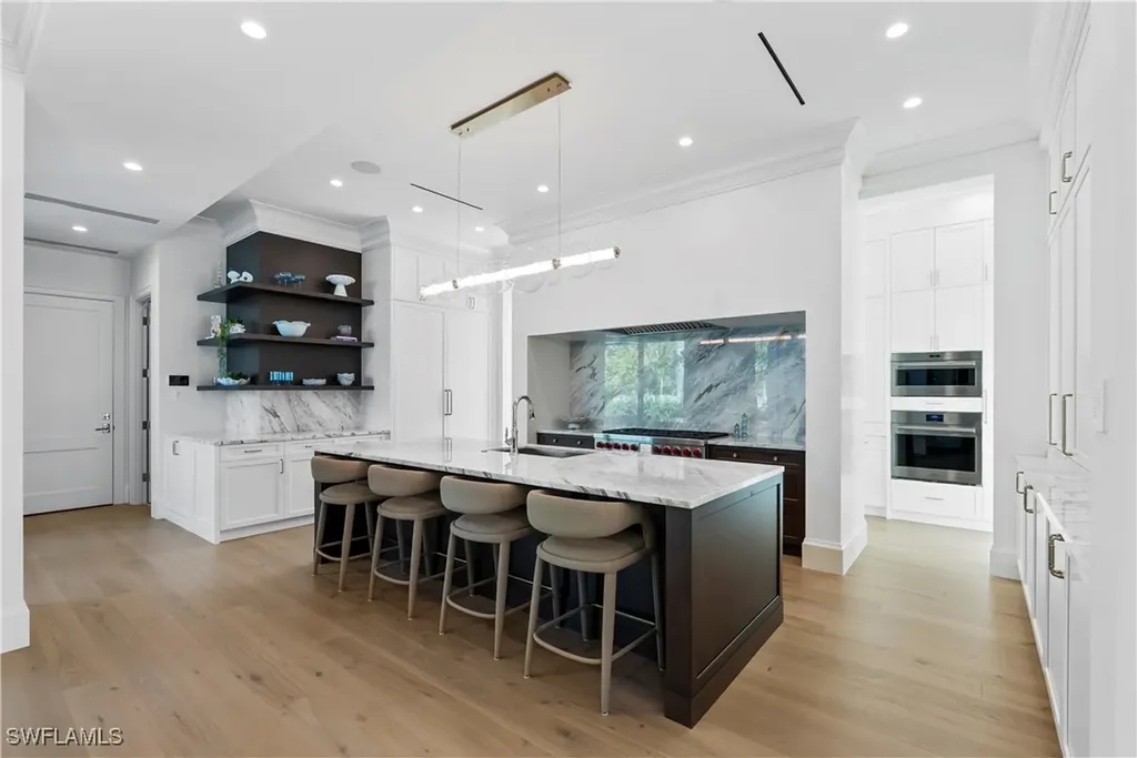 285 Central Avenue Naples FL 34102
