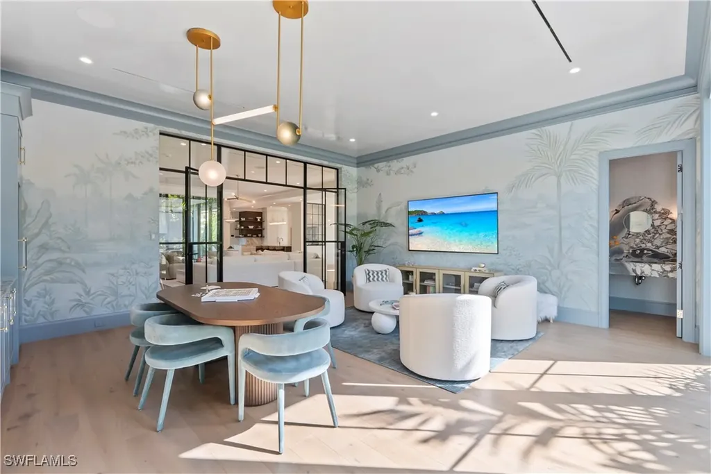 285 Central Avenue Naples FL 34102