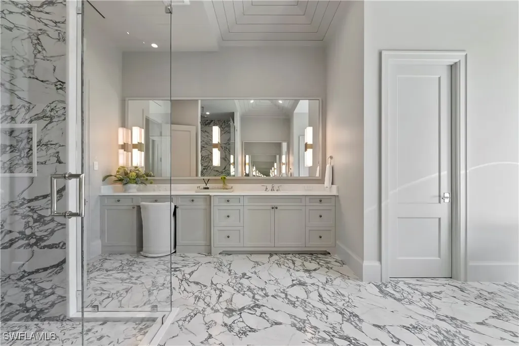 285 Central Avenue Naples FL 34102