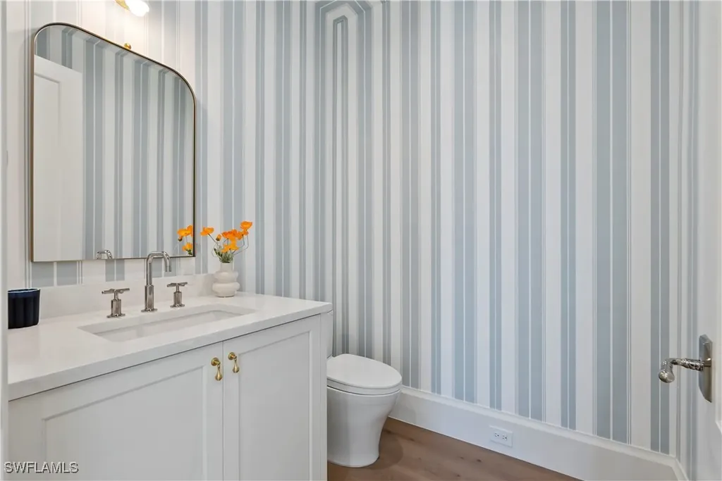 285 Central Avenue Naples FL 34102