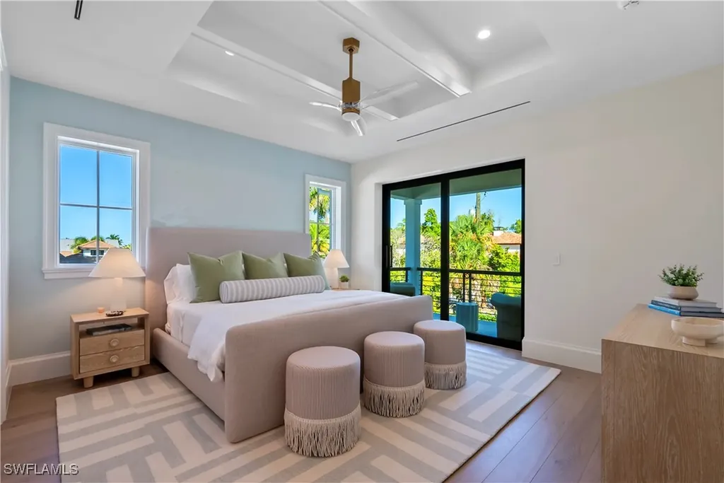 285 Central Avenue Naples FL 34102