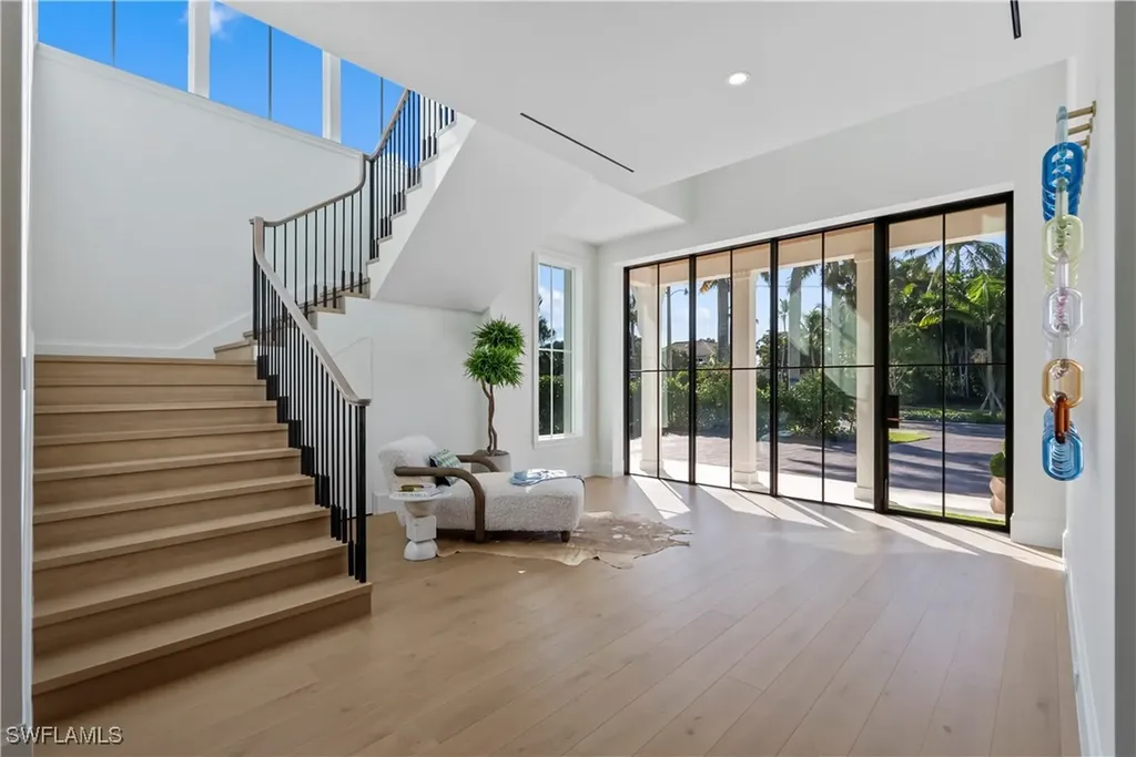 285 Central Avenue Naples FL 34102