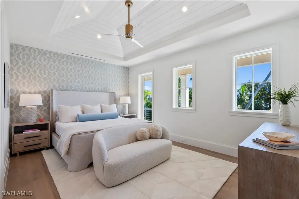 285 Central Avenue Naples FL 34102