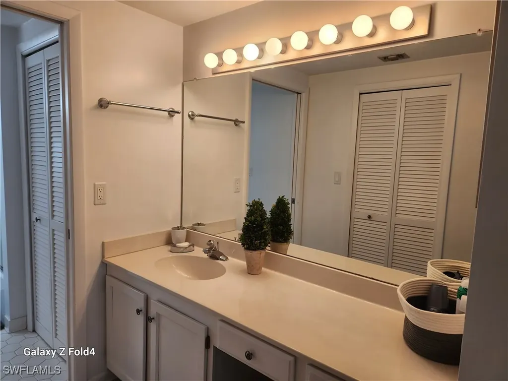 805 River Point Drive Naples FL 34102