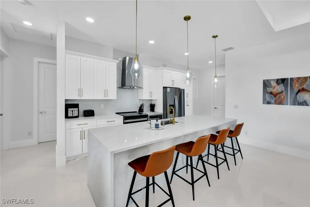 636 NE 8th Terrace Cape Coral FL 33909