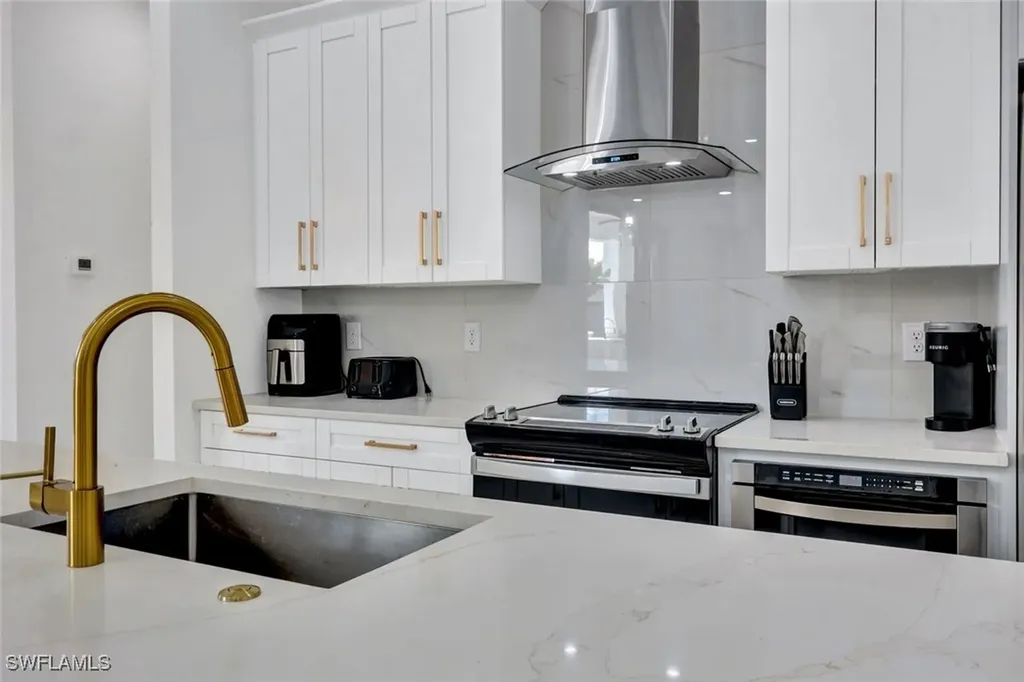 636 NE 8th Terrace Cape Coral FL 33909