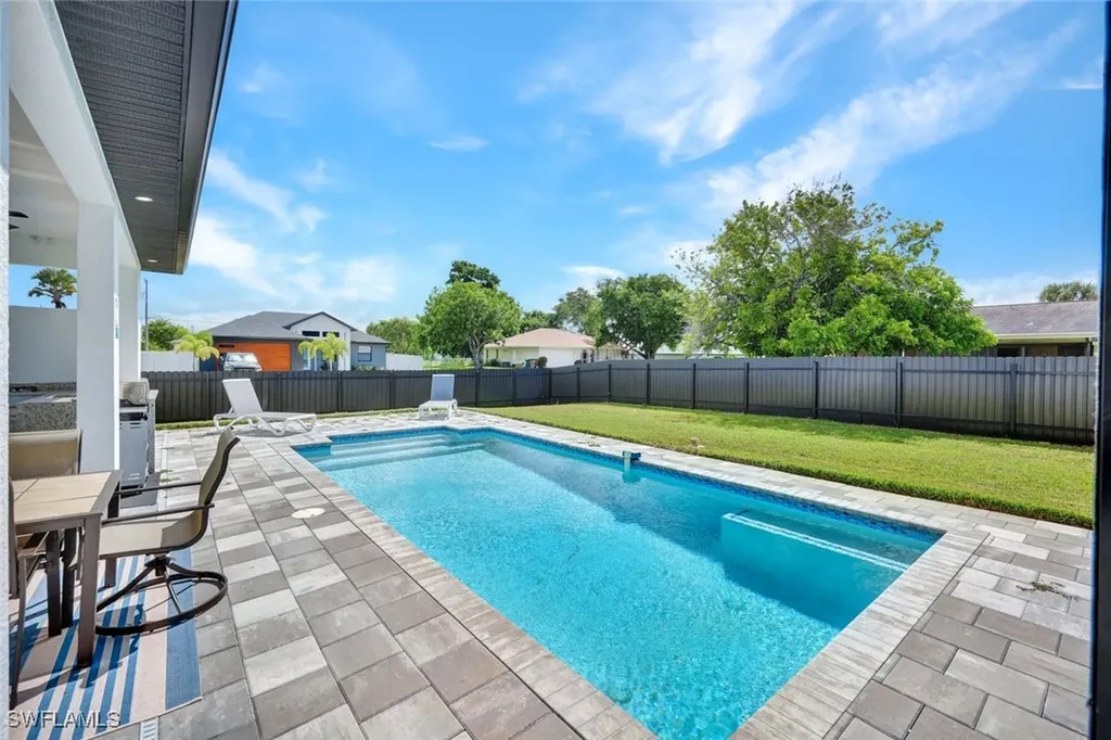 636 NE 8th Terrace Cape Coral FL 33909