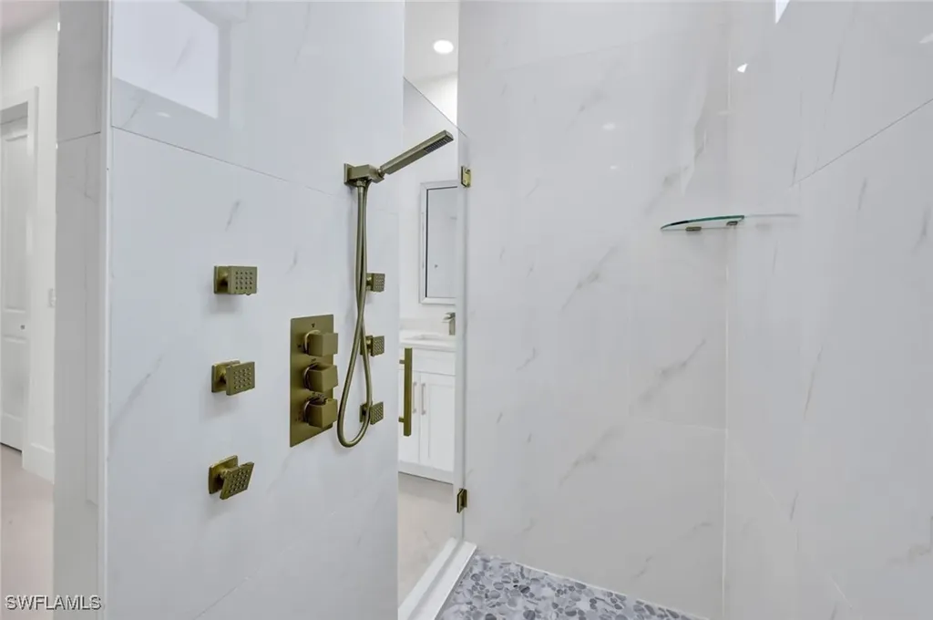 636 NE 8th Terrace Cape Coral FL 33909