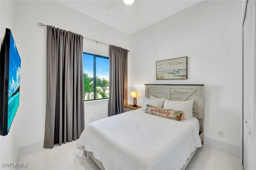 636 NE 8th Terrace Cape Coral FL 33909