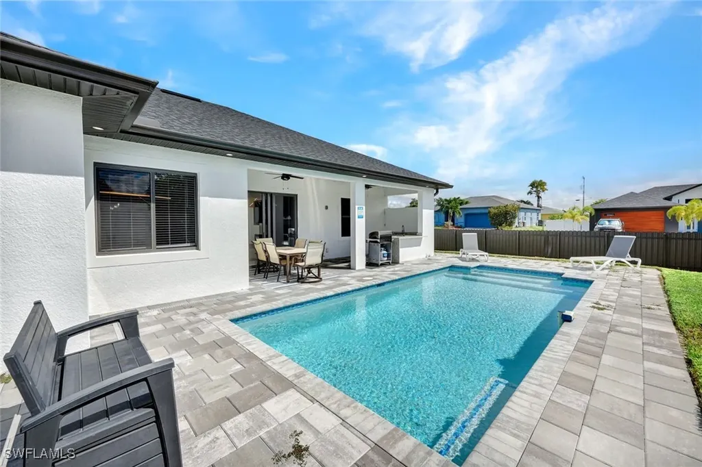 636 NE 8th Terrace Cape Coral FL 33909