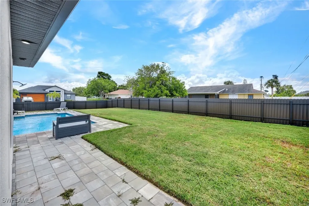 636 NE 8th Terrace Cape Coral FL 33909