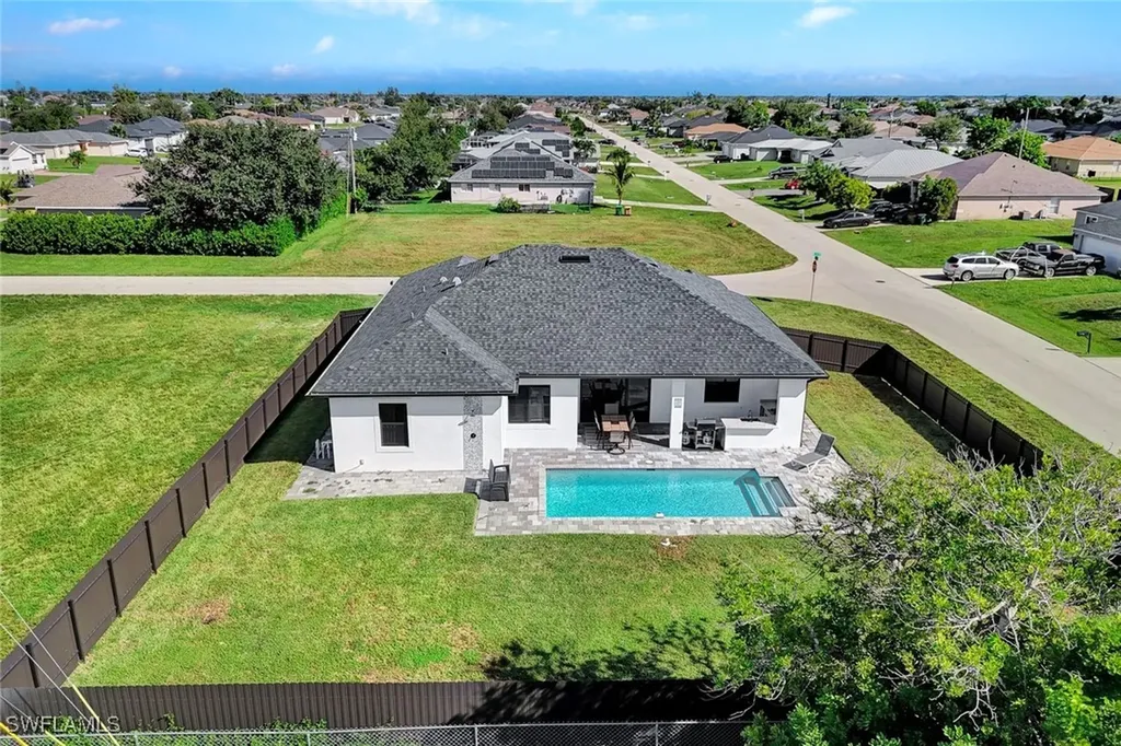 636 NE 8th Terrace Cape Coral FL 33909