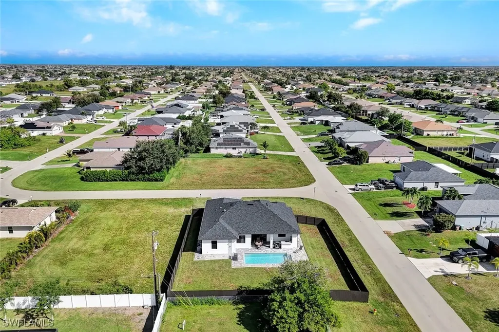636 NE 8th Terrace Cape Coral FL 33909