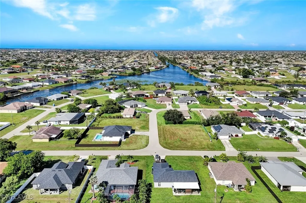 636 NE 8th Terrace Cape Coral FL 33909