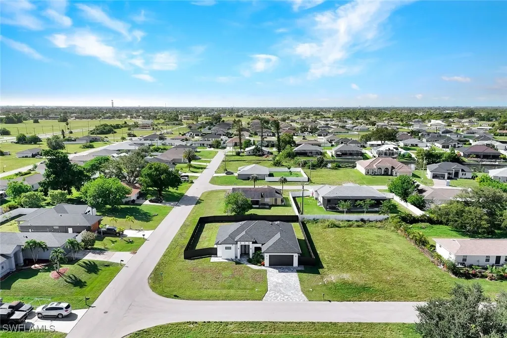 636 NE 8th Terrace Cape Coral FL 33909