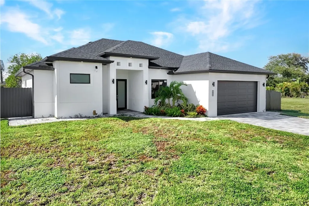 636 NE 8th Terrace Cape Coral FL 33909