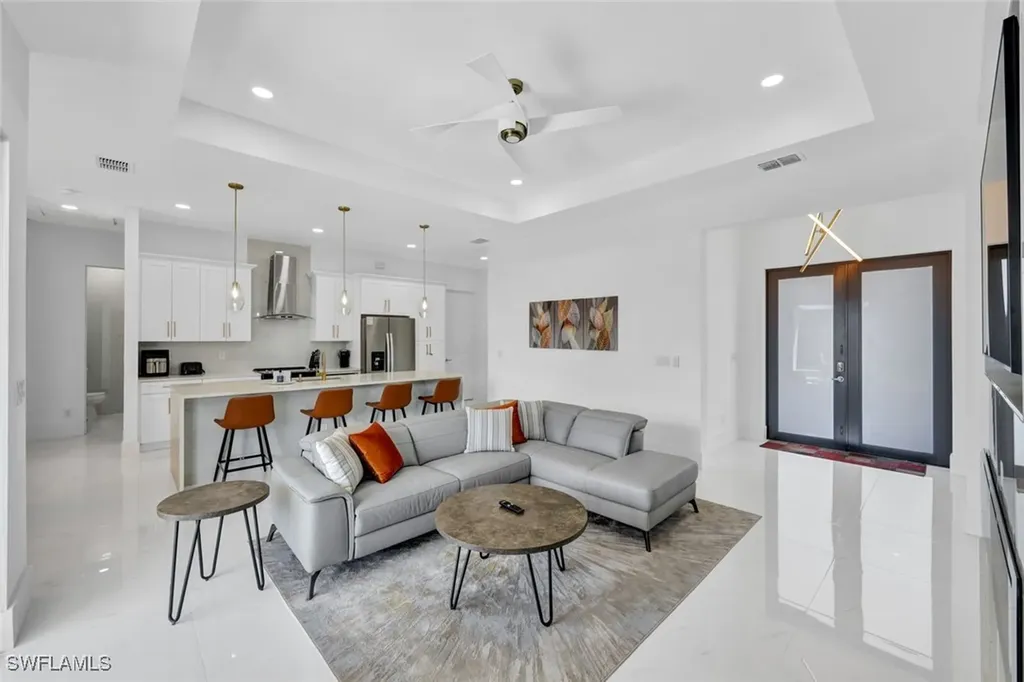 636 NE 8th Terrace Cape Coral FL 33909