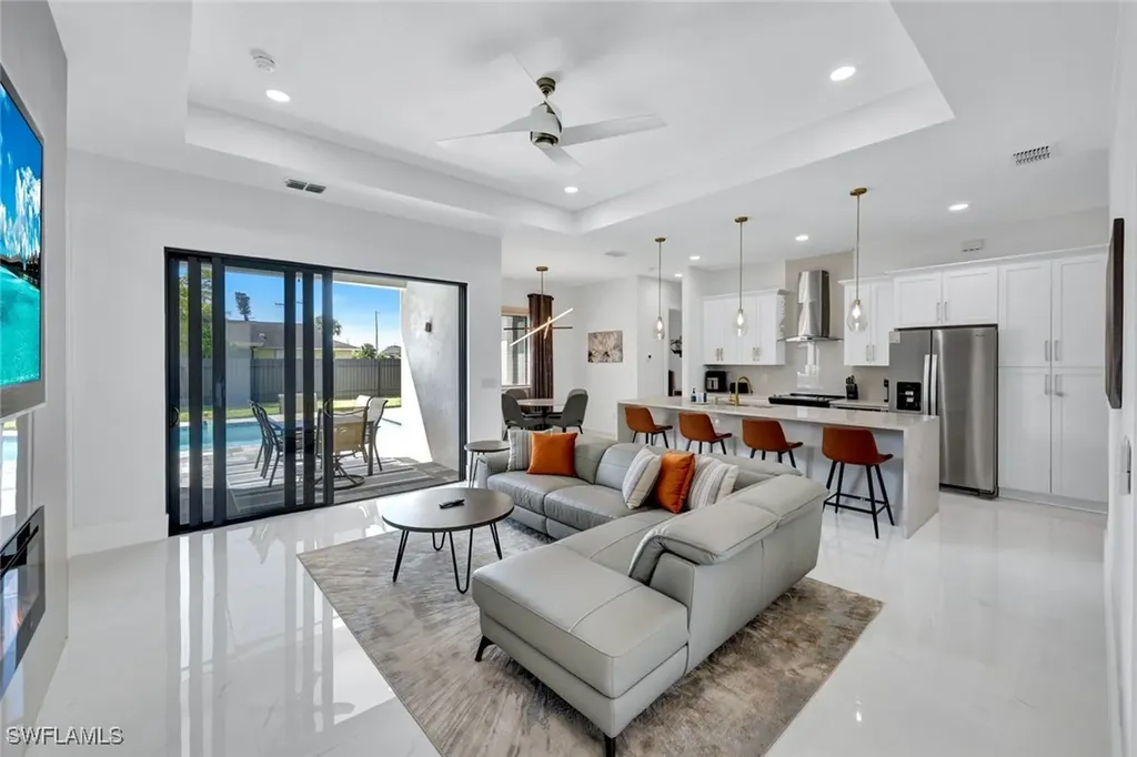 636 NE 8th Terrace Cape Coral FL 33909