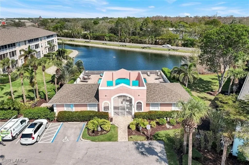 3250 Cypress Glen Way Naples FL 34109