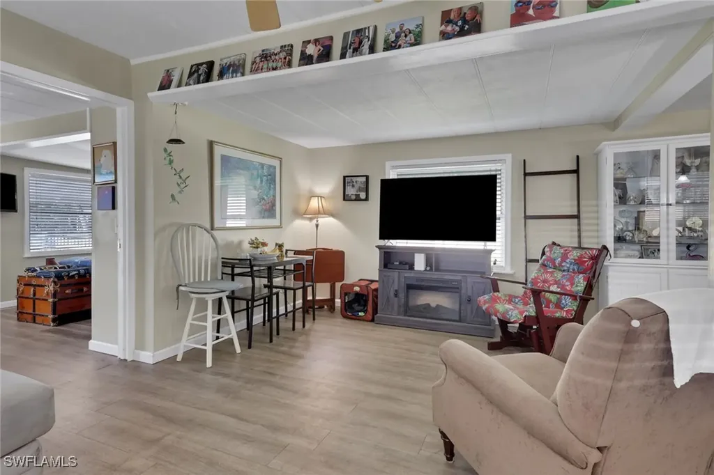 20 Derhenson Drive Naples FL 34114