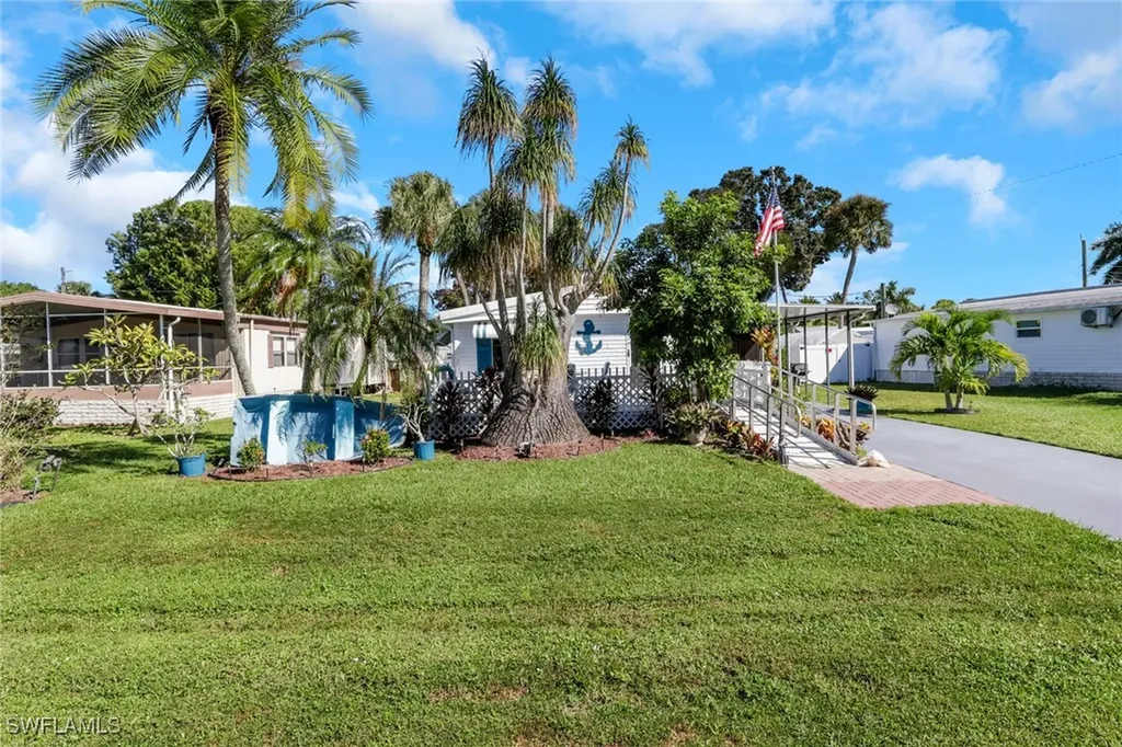 20 Derhenson Drive Naples FL 34114