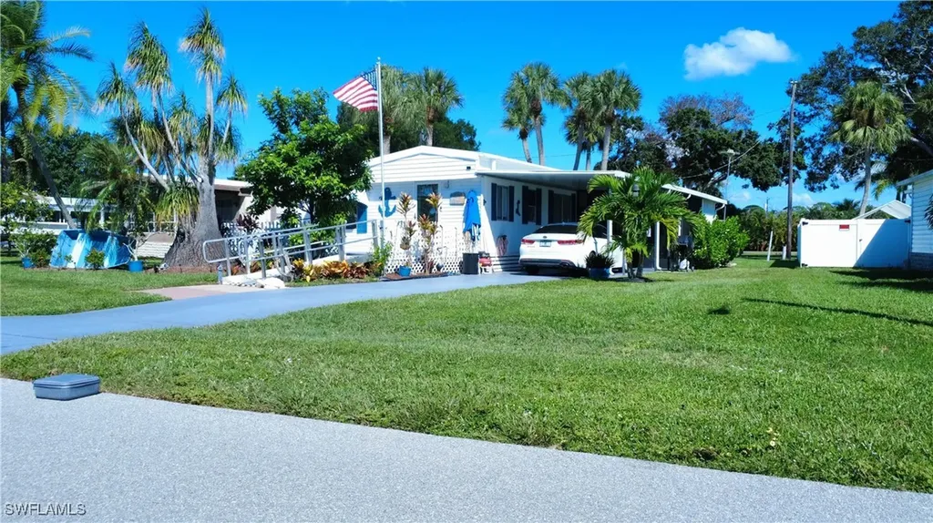 20 Derhenson Drive Naples FL 34114