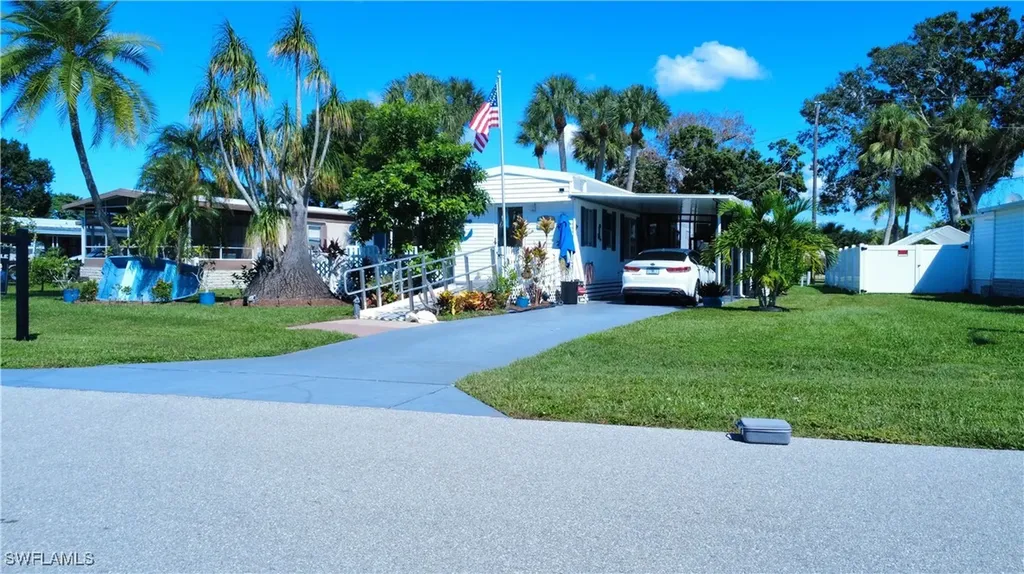 20 Derhenson Drive Naples FL 34114