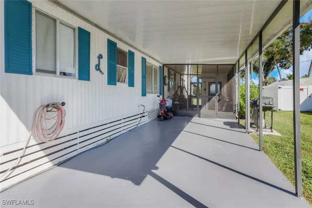 20 Derhenson Drive Naples FL 34114