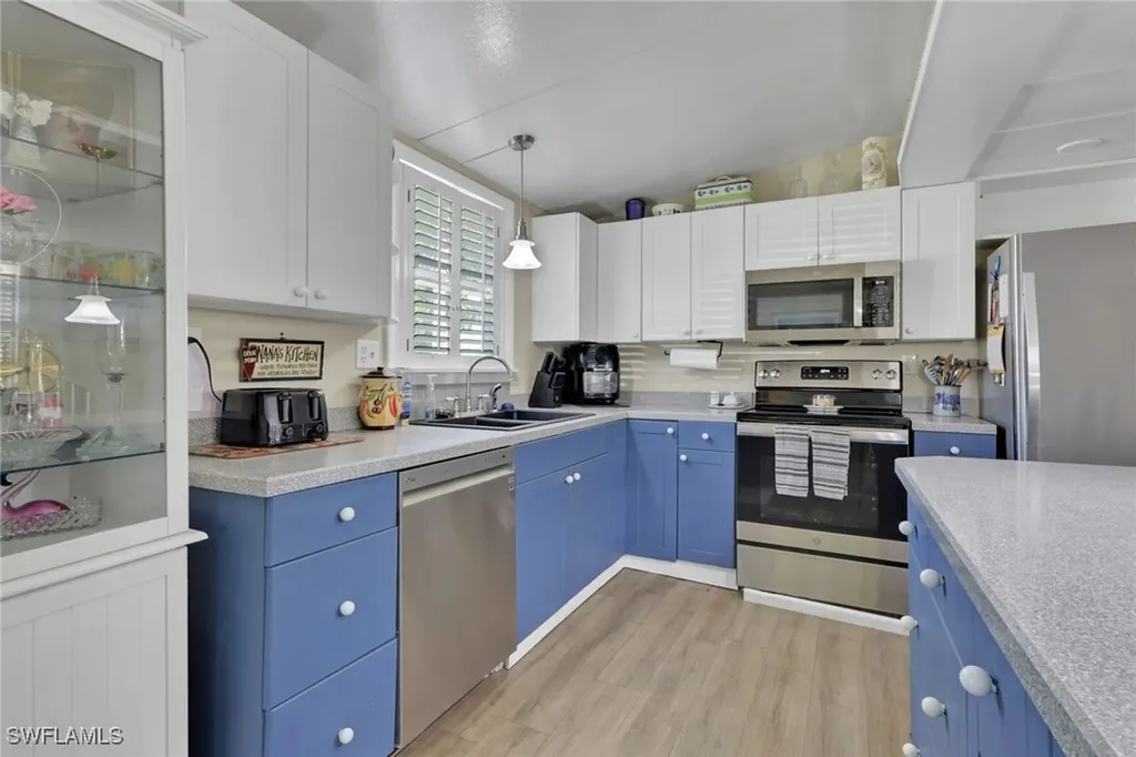 20 Derhenson Drive Naples FL 34114