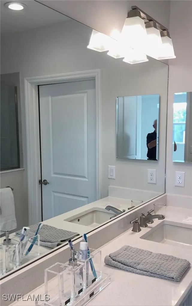 2555 Seychelles Drive Naples FL 34112